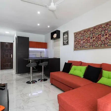 5 Min Walk From Yumbo 208 Apartamento *